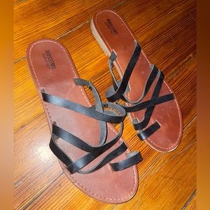 🖤 Black Strap Sandals 🖤